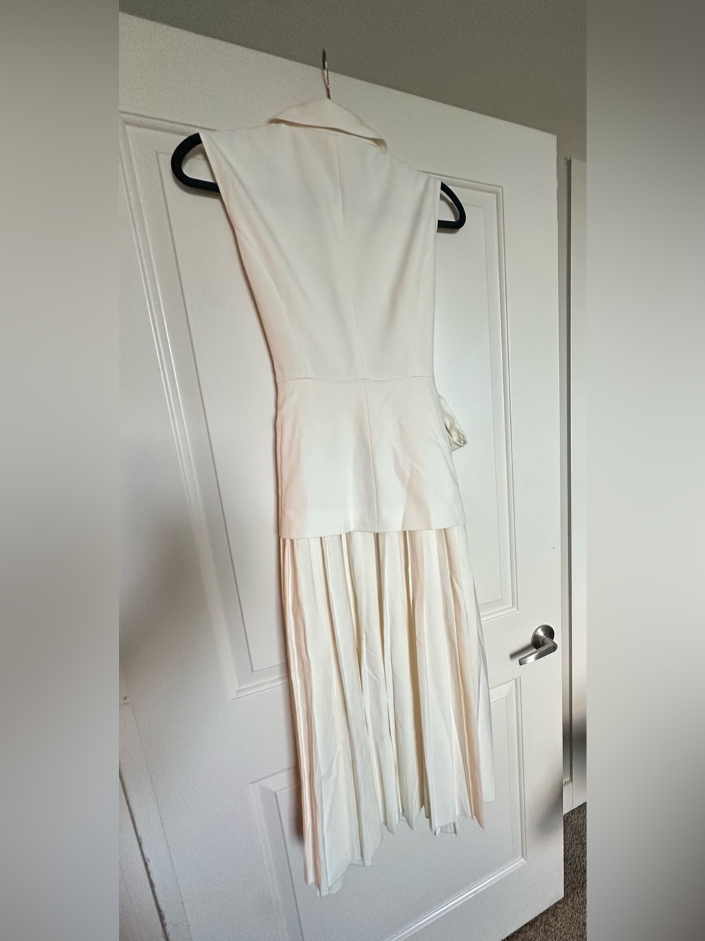 NWT Commense Cream Sleeveless Pleated Midi Dress - Medium - Picture 4 of 5